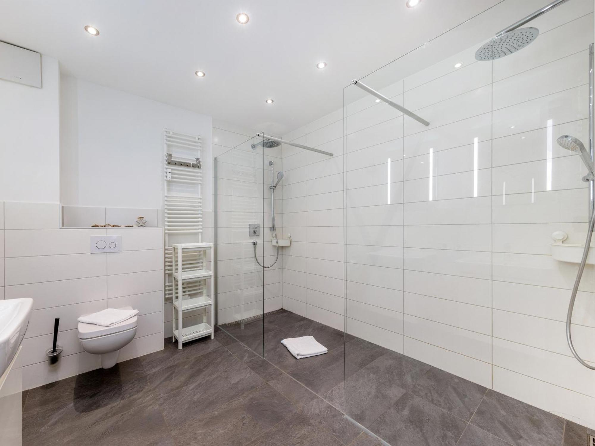 Ferienwohnung Strandlaeufer In Der Residenz Clara Sophia 宾茨 外观 照片